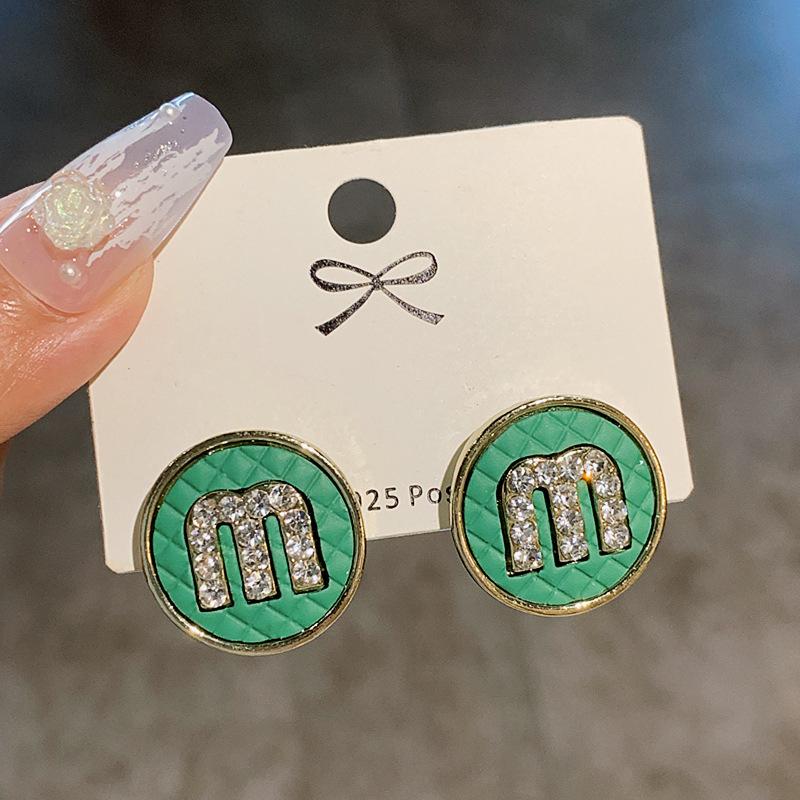 Korean temperament silver needle circle letter earrings, design sense green small fragrant wind stud earrings women 925 silver needle
