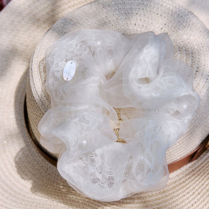 Your Name Here Lace Pearl Scrunchie Y5A015