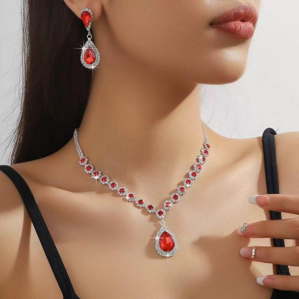 Elegant Cross-continental Bridal Rhinestone Necklace & Earring Set