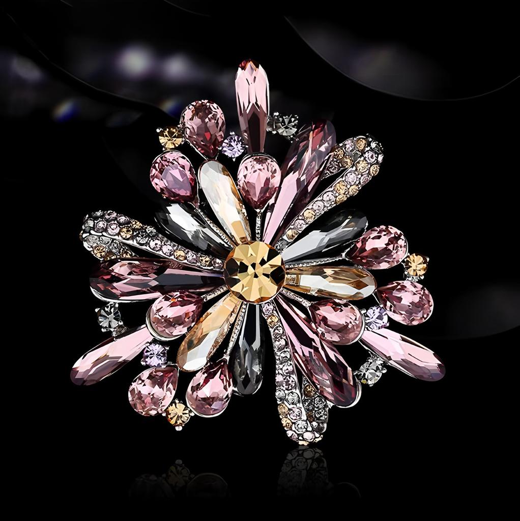 Retro Flower Brooch for Women, Luxurious and Elegant Crystal Brooch, A Niche and High-end Brooch