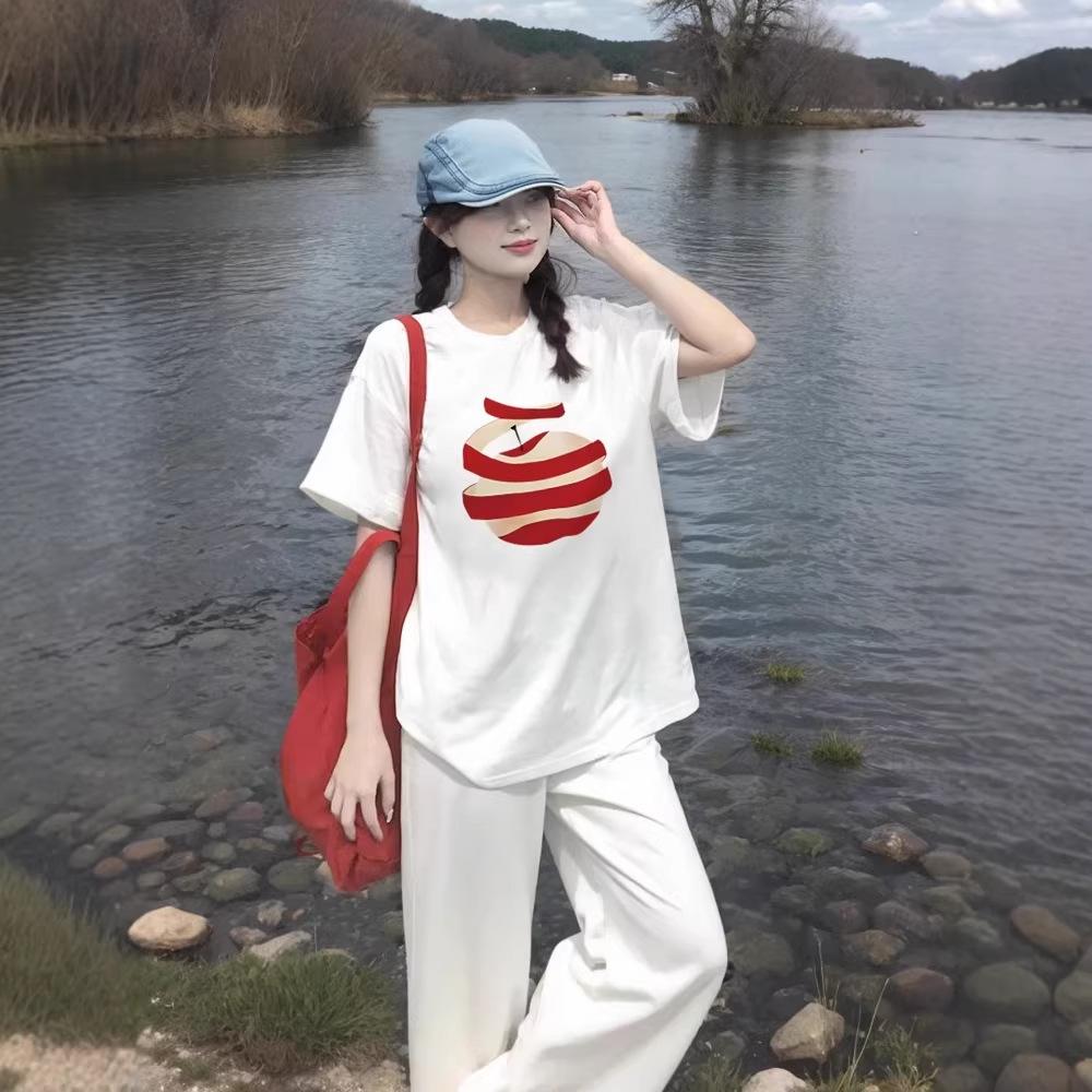 White Cotton Apple Short-sleeved T-shirt Women's Summer New Design Sense Niche Loose American Half-sleeved Top Trendy