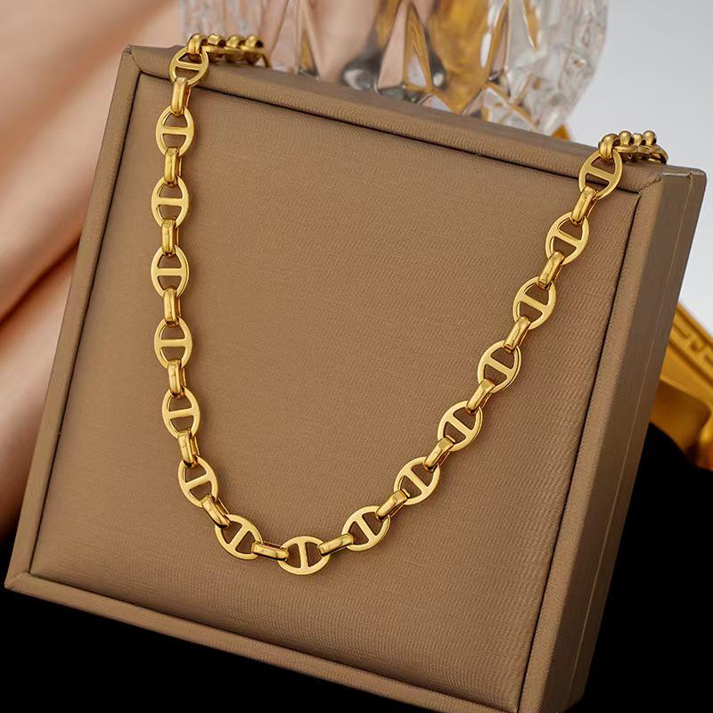 18K Gold Trendy Cuban Link Necklace: European & American Style, Non-Fading, Fashionable Personalized Chain, High-End Jewelry.