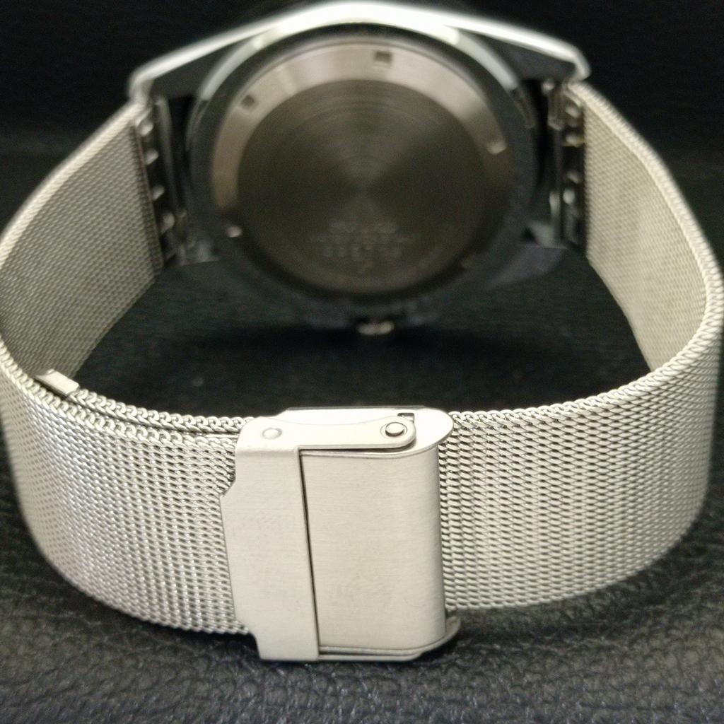 REFURBISHED VINTAGE SEIKO 5 AUTOMATIC JAPAN MENS SILVER DIAL WATCH a433942-2