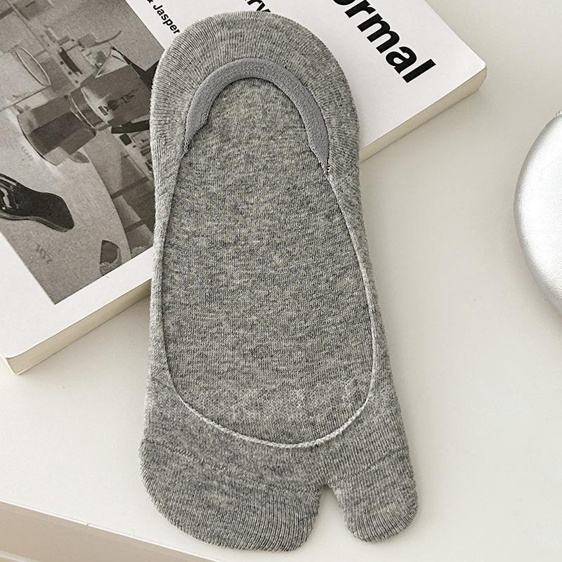 

Женские хлопковые носки-невидимки с двумя пальцами и противоскользящим эффектом - Летние низкие носки Size 35 to 41 серый