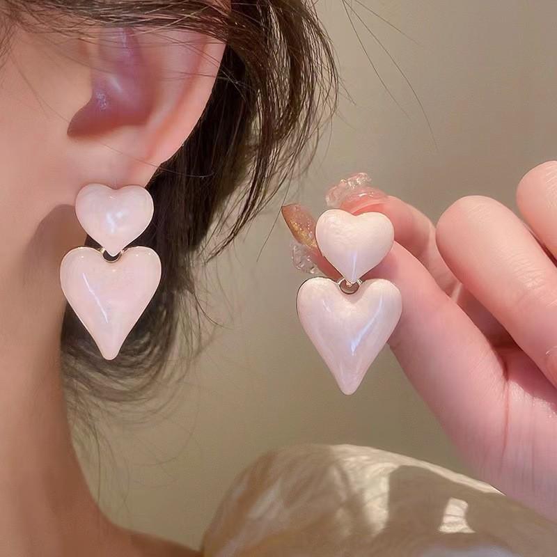 Elegant Imitation Pearl and Diamond-Studded Earrings for Women