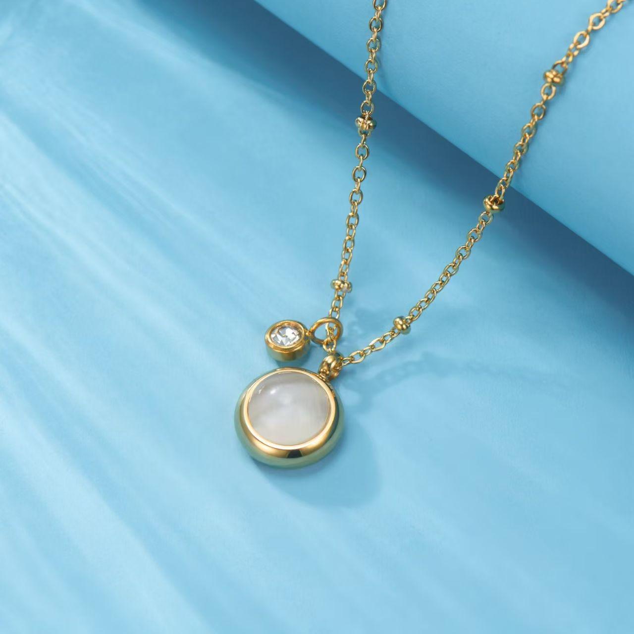 

Женское колье-подвеска с камнем «Кошачий глаз» и иероглифом «Фу» из титановой стали - Универсальная цепочка на ключицу, два стиля