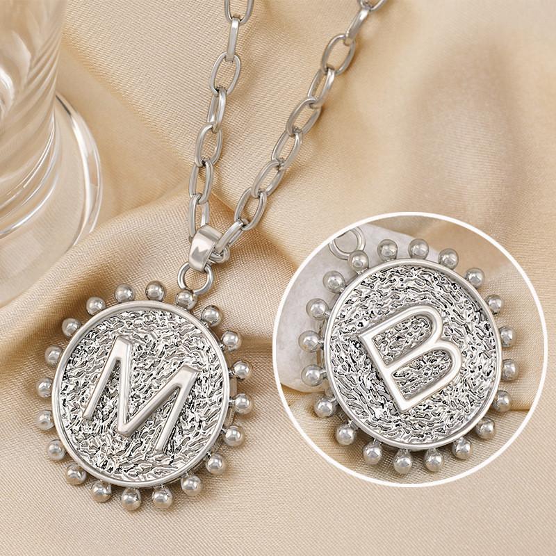 

Ожерелье с инициалами M B премиум-качества, с потрясающим двухсторонним дизайном из золота и платины Platinum MB