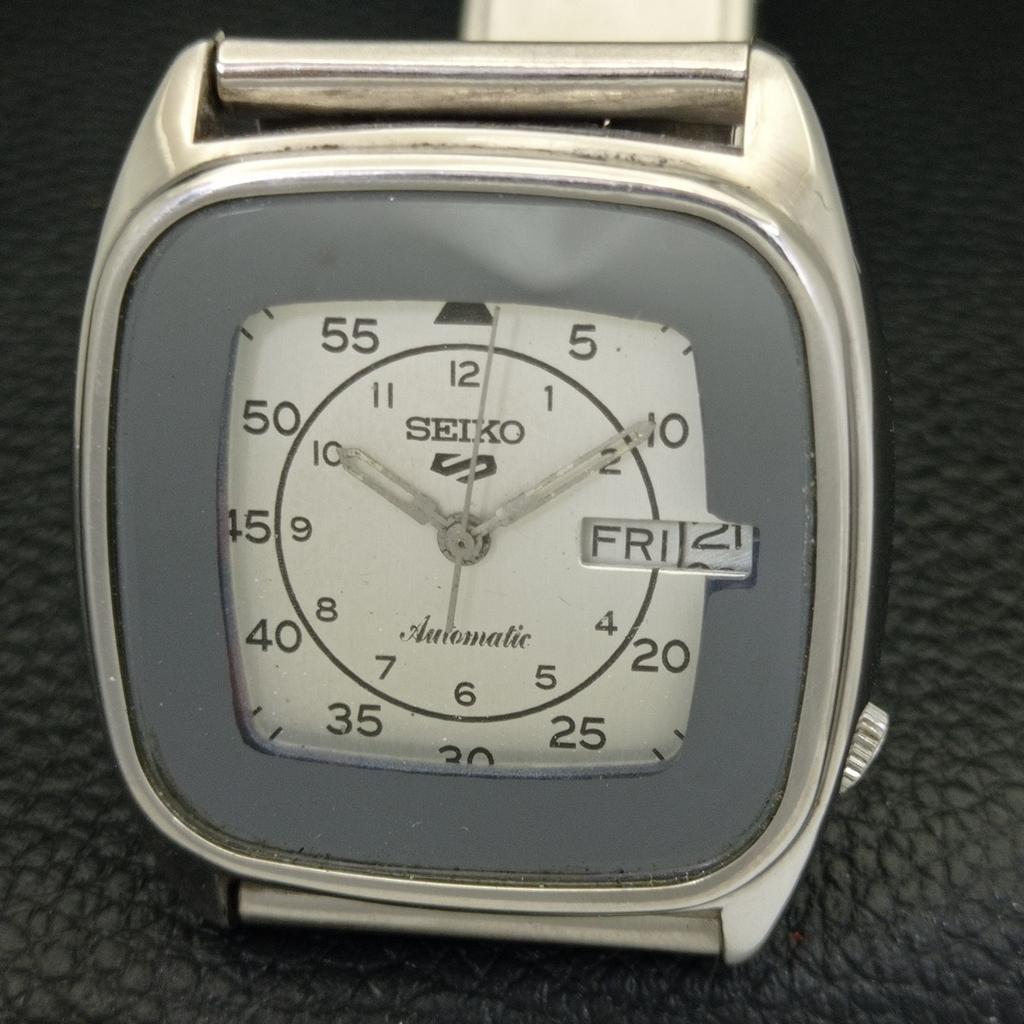 GENUINE VINTAGE SEIKO 5 AUTOMATIC JAPAN MENS WHITE COLOR DIAL WATCH a702521-1 R126-a702521