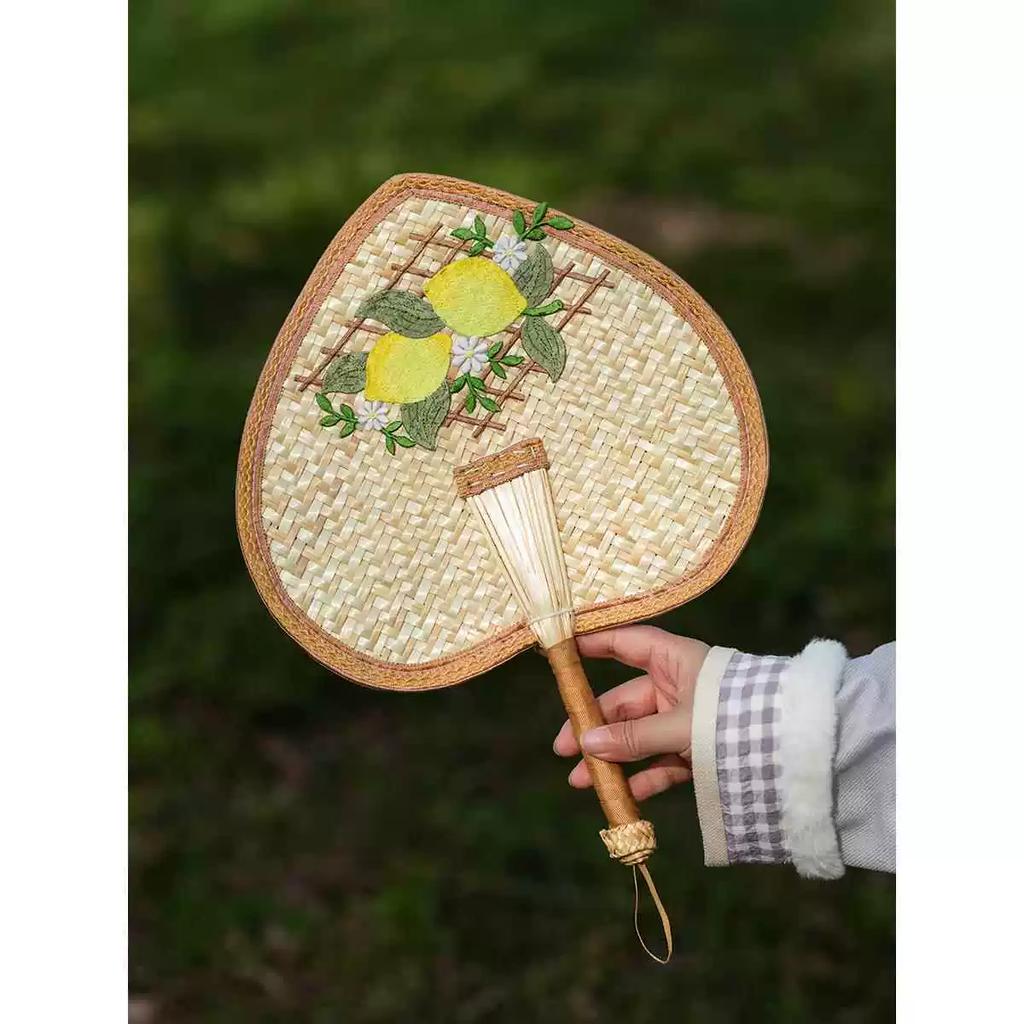 Hand-Woven Cattail Fan, Ancient Style Round Fan, Portable Hanfu Fan, Trendy Chinese Style, Woven, Portable, High Aesthetic Value, Summer
