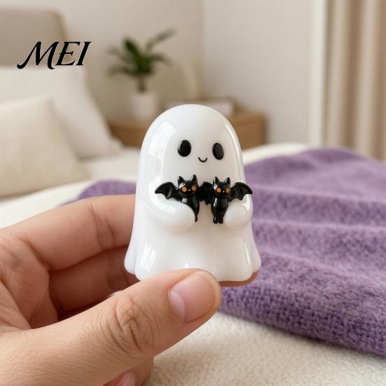 Durable Resin Ghost Figurine Halloween Figurine, Cute White Statue with Bats, Weatherproof for Gardening Ornament Home Mantel Tabletop Decor
