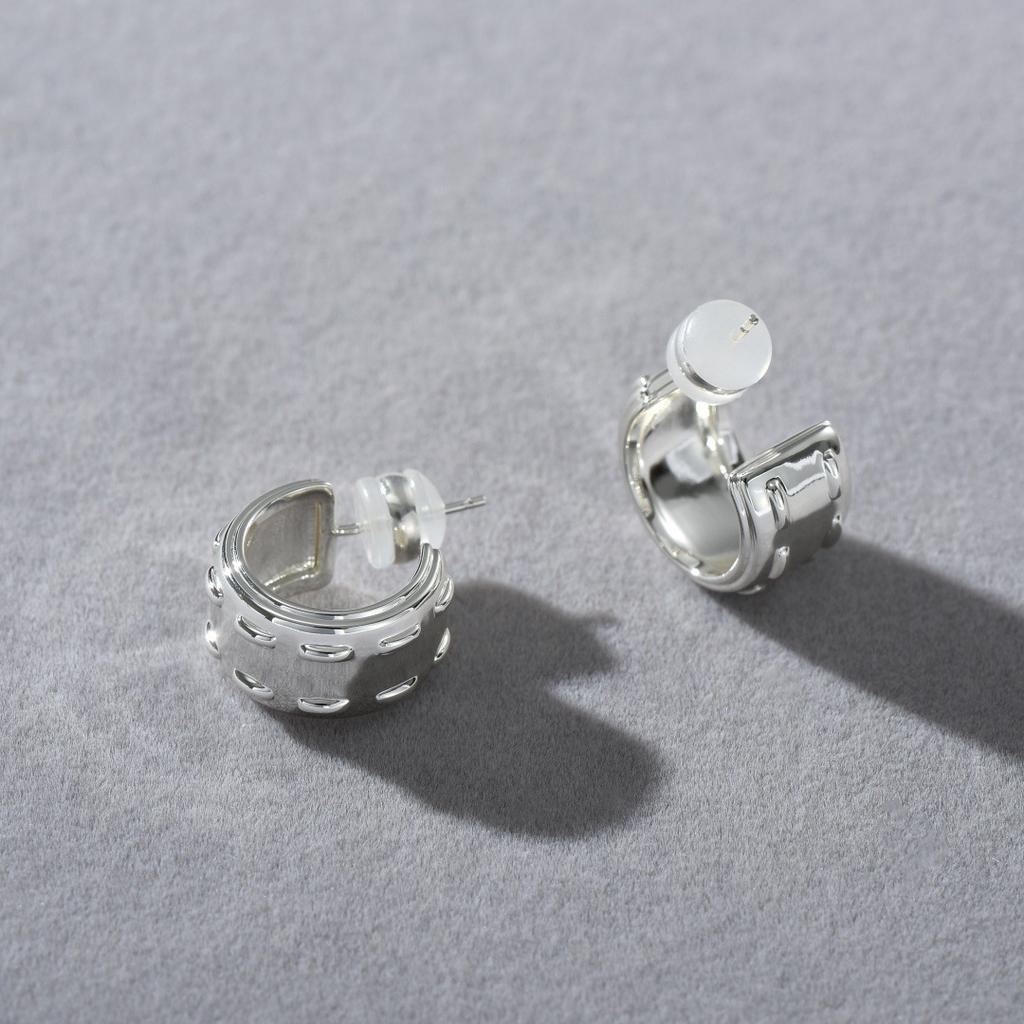 Silver Texture Wide Version C Ring Stud Earrings Niche Light Luxury Fashion Cold Wind Copper Plated Platinum Earrings Women