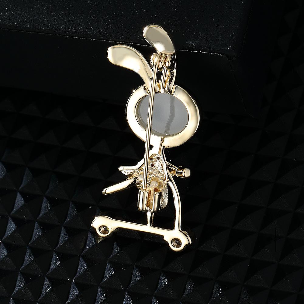 Senior Brooches Flower Leaf Brooch Pins for Women Suit Pendant  Fashion Brooches Jewelry