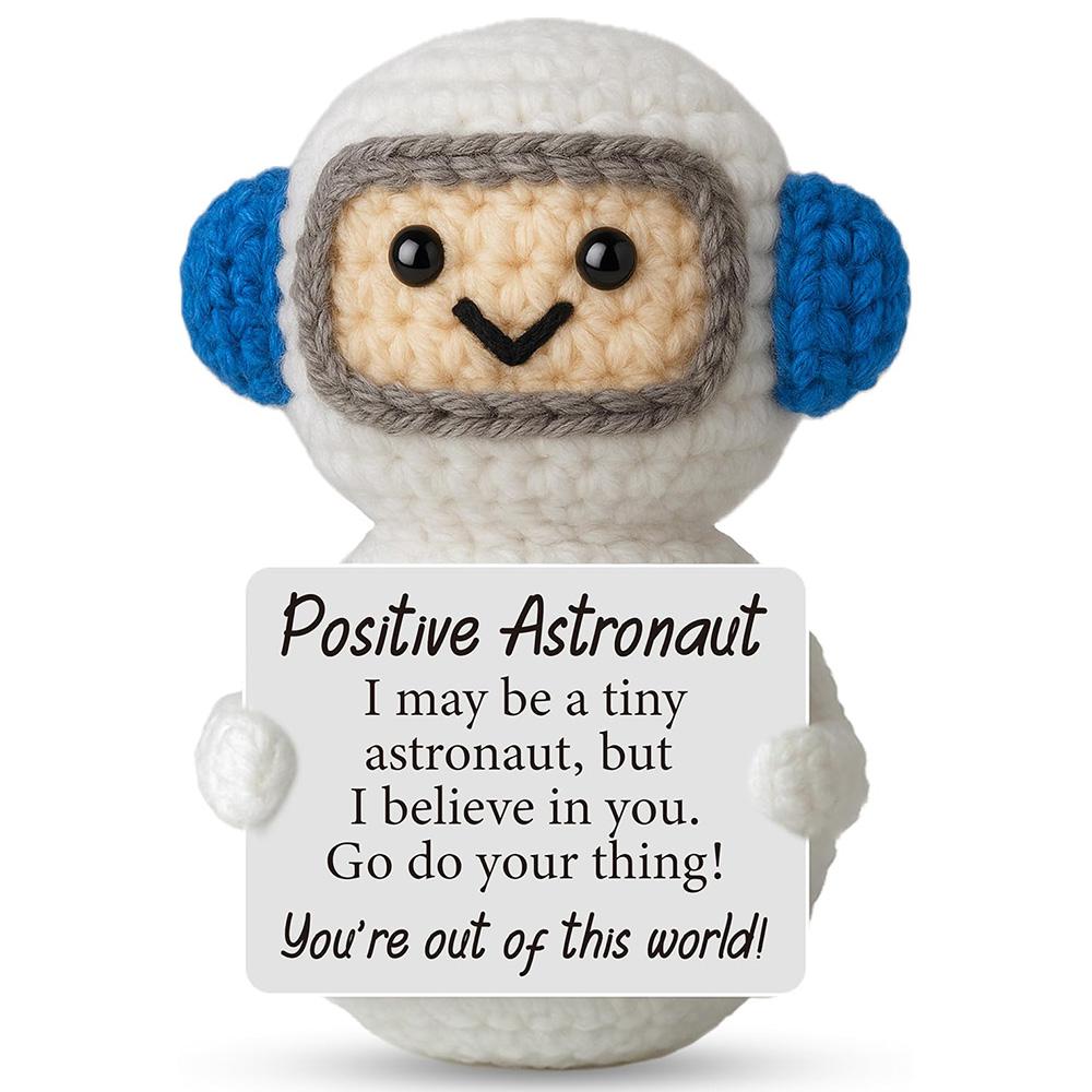 

Funny Positive Encouragement Crochet Astronaut Doll With Card Home Room Decoration Handmade Knitted Astronaut Desktop Ornament