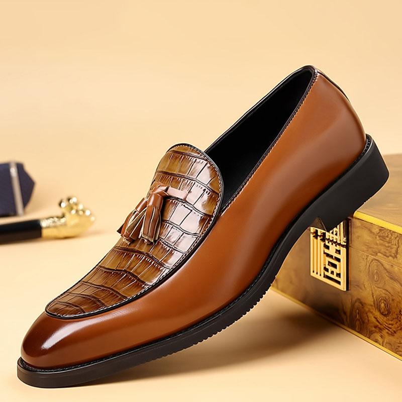 Britain Gentleman Pointed Crocodile Pattern Leather Business Casual Shoes For Men Tassel Loafers Formal Wedding Dress Footwear
