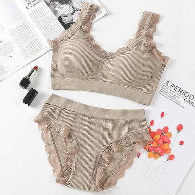2Pcs/1Sets Women Fashion Lace Floral Edge Bralette and Cotton Briefs Crop Top Bra Shockproof Push Up Wireless Bra Beauty Back Brassiere