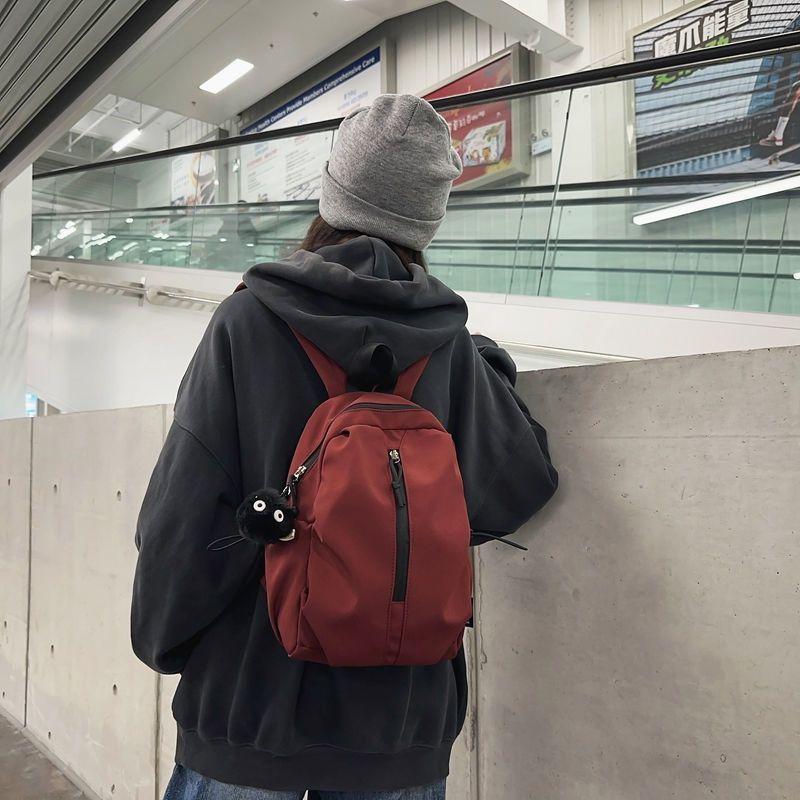 Lightweight Travel Backpack Stylish Hiking Bag Casual Outdoor Schoolbag for College Students Minimalist Design Backpack