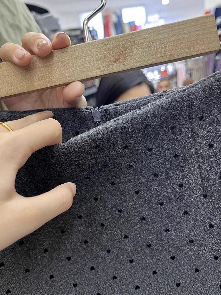 Polka Dot Woolen Skirt for Plus Size Women - Korean Style Hip-Hugging Autumn/Winter Fashion