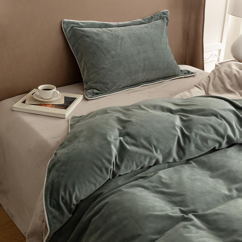Mei Yun Ge High Weight Dove Velvet Double Splicing Warm Rolling Edge Craftsmanship Color blocked Single Duvet Cover