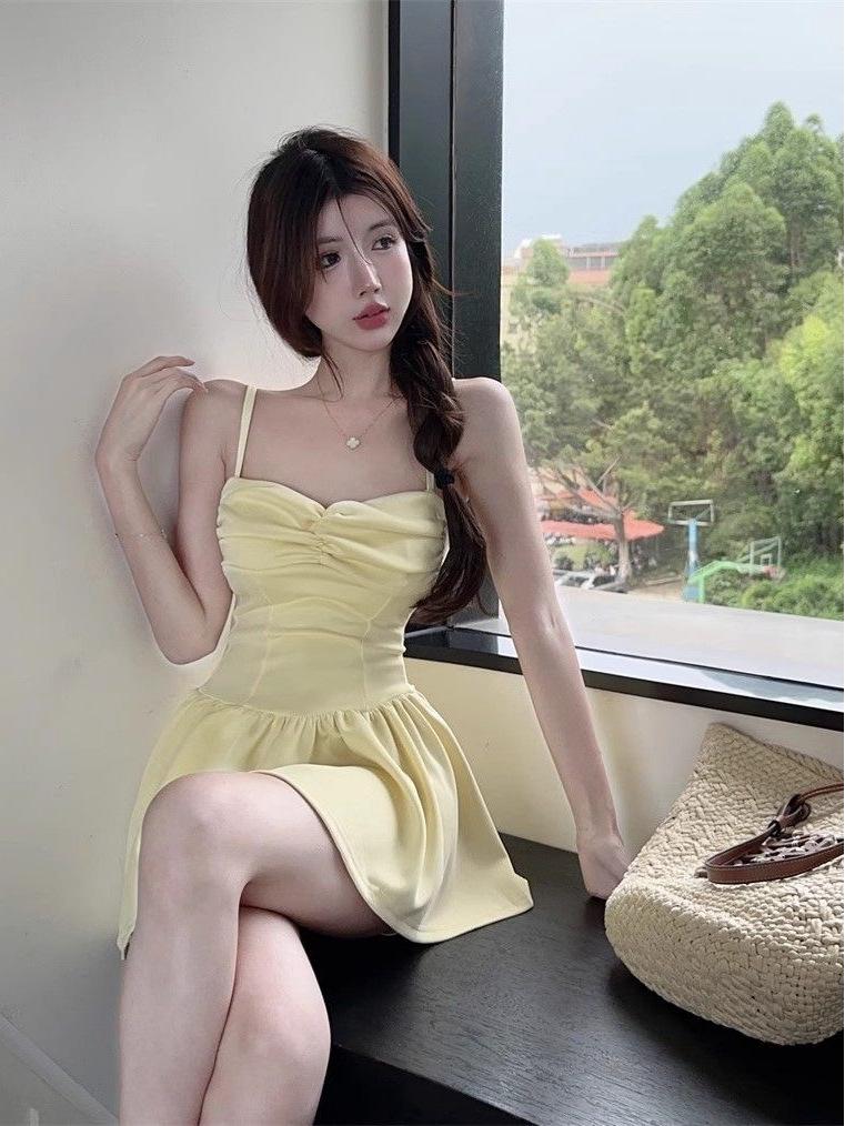 Elegant Off-Shoulder Pleated A-Line Skirt Women's Summer Spaghetti Strap Dress with Waist-Cinched Slim Fit