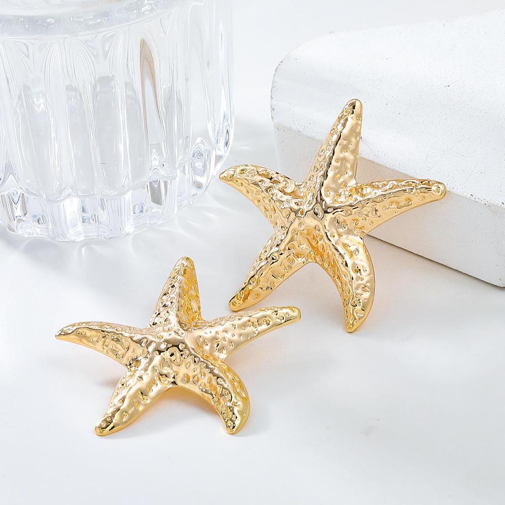 Summer Beach Starfish Earrings: Trendy Alloy Statement Earrings for Women