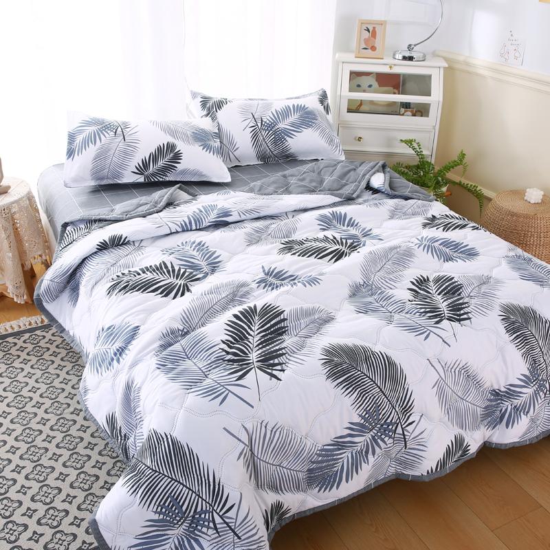 Daisy Printed Quilted Summer Quilt Soft Breathable Single Double Blanket Washable Thin Comforter with Pillowcase