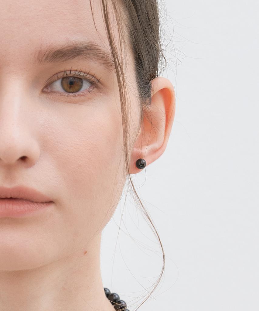 Halden Simple Onyx Black Earrings (E022_6Mm)