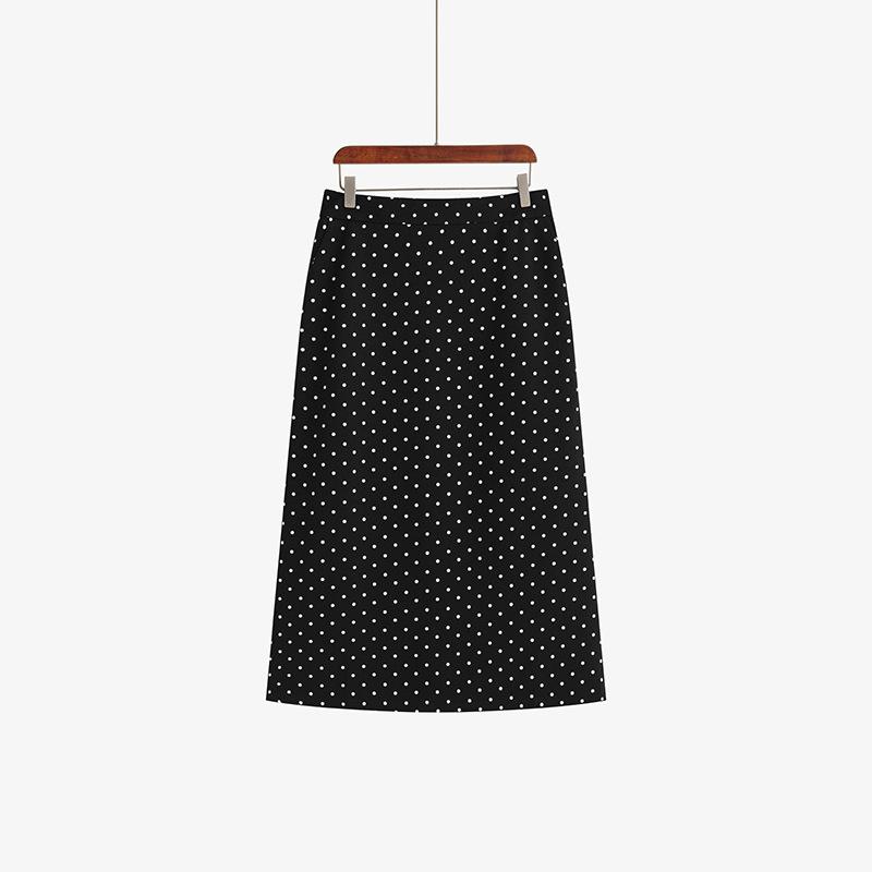 

Женская юбка в горошек на весну и лето. Юбка А-силуэта с высокой талией и утягивающим силуэтом, облегающая бедра. 4XL чёрный