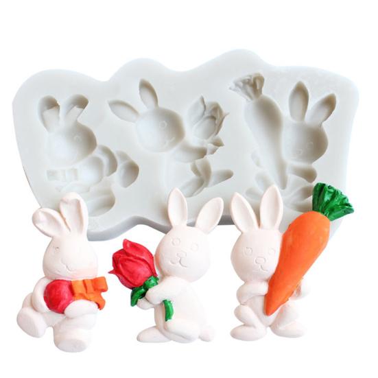 

Chocolate Mold Reusable Temperature Resistance Silicone 3 Cavity Easter Rabbit Baking Mould for Kitchen