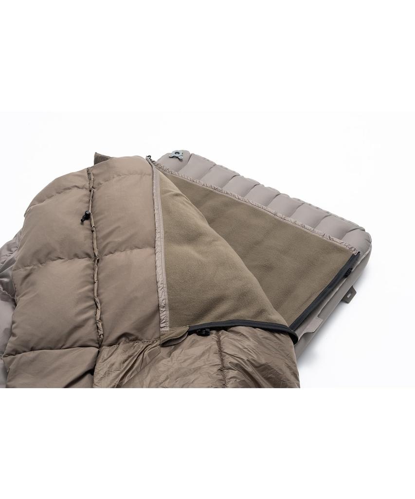 Snow Peak Offton Warm Adapter Sleeping Bag Shelf Envelope Type for Disaster and Cold Weather Ideal for Camping and Outdoor Activities BD-066