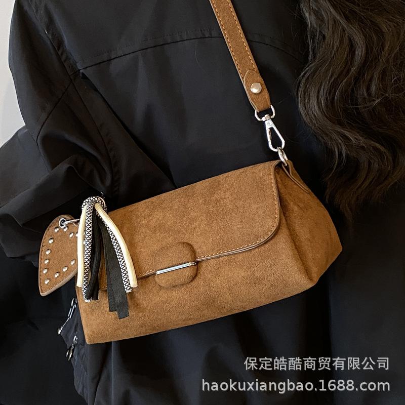 Super fire small bag women's autumn and winter retro versatile 2025 new fashion shoulder messenger bag women's popular small square bag