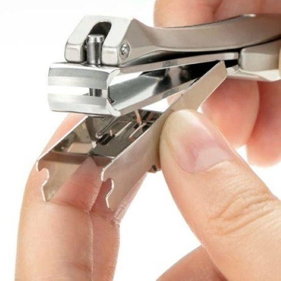 GREEN BELL Takumi No Waza Green Bell Stainless Steel Premium Nail Clippers with Metal Catcher