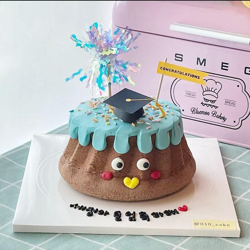Simple Korean Style Mortarboard Cake Topper for Student Birthdays