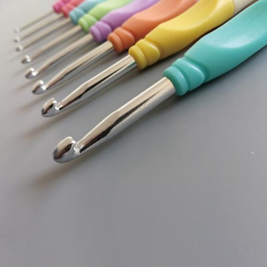 Crochet Hooks Wear-resistant Ergonomic with Cap Labor-saving Knitting Needles for Handwork