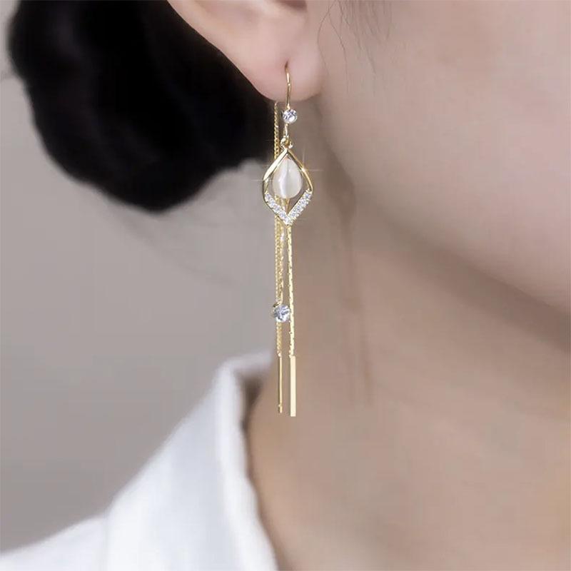 Green New Trendy Long Diamond Tassel Earrings, Light Luxury Earrings, Versatile and Lightweight