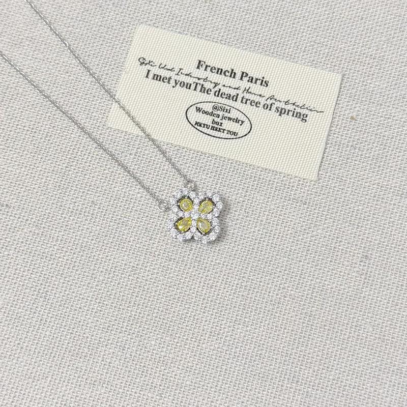 Hai Rui Women's Four-Leaf Clover Necklace - Full Diamond Inlaid Pendant with Versatile Snowflake and Colorful Diamond Flower Elements