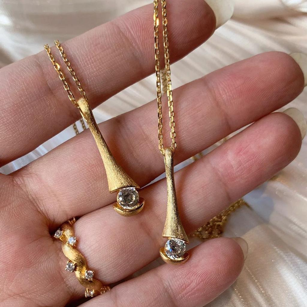 Vintage Brushed Calla Lily Flower Single Diamond Devil'S Eye Pendant Light Luxury Small Waist Perfume Bottle High Carbon Diamond Chain