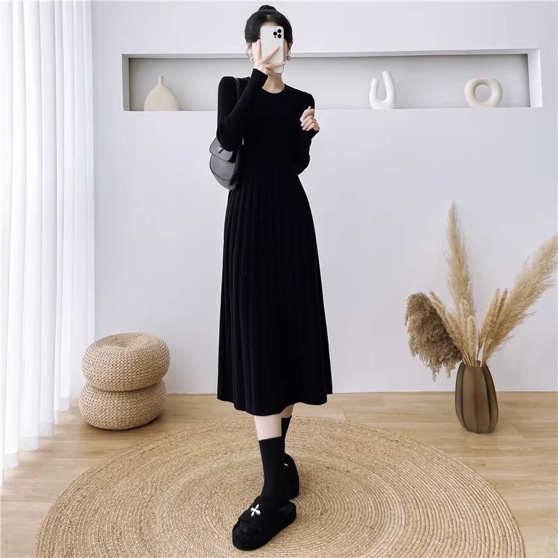 Mittelanges Strickkleid für Damen Einfarbig Langärmlig Tailliertes Kleid Lässiger Pullover für Herbst und Winter