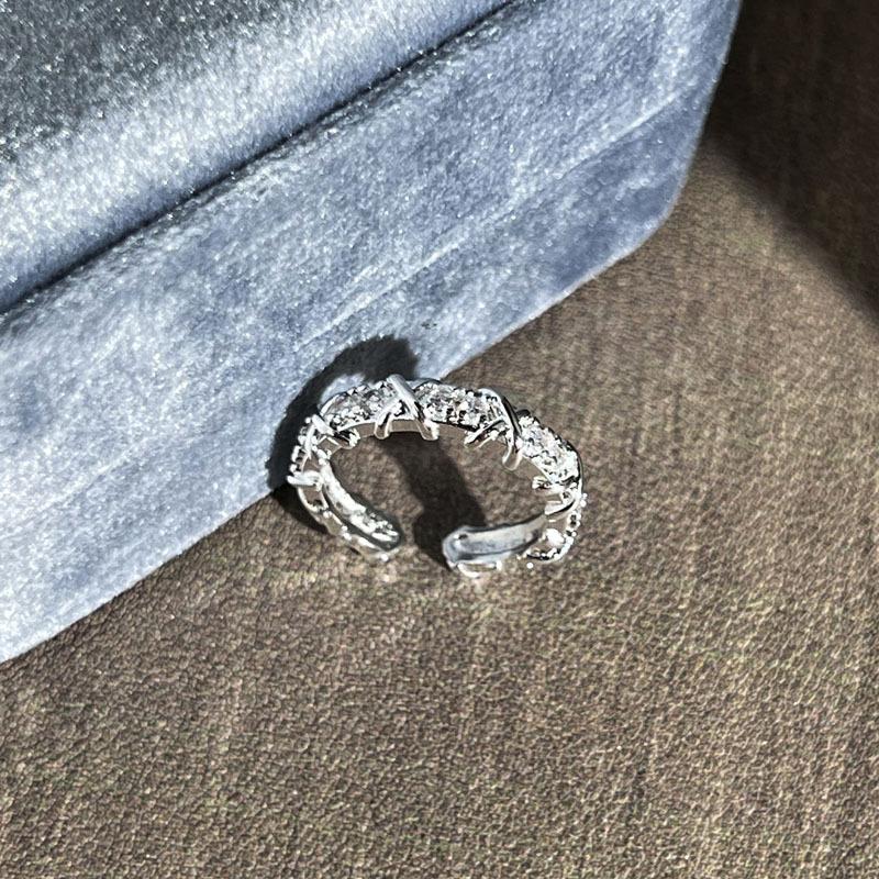 2026 Minimalist Silver Butterfly Personality Stacked Open Ring Female Ins Cold Wind Light Luxury Temperament Cross Versatile Ring Resizable