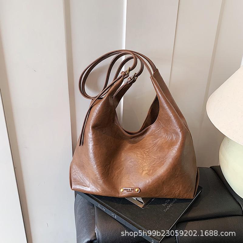 Large-capacity Tote Bag Women's New High-end Sense Trend Commuting Simple and Versatile Hot-selling Shoulder Bag