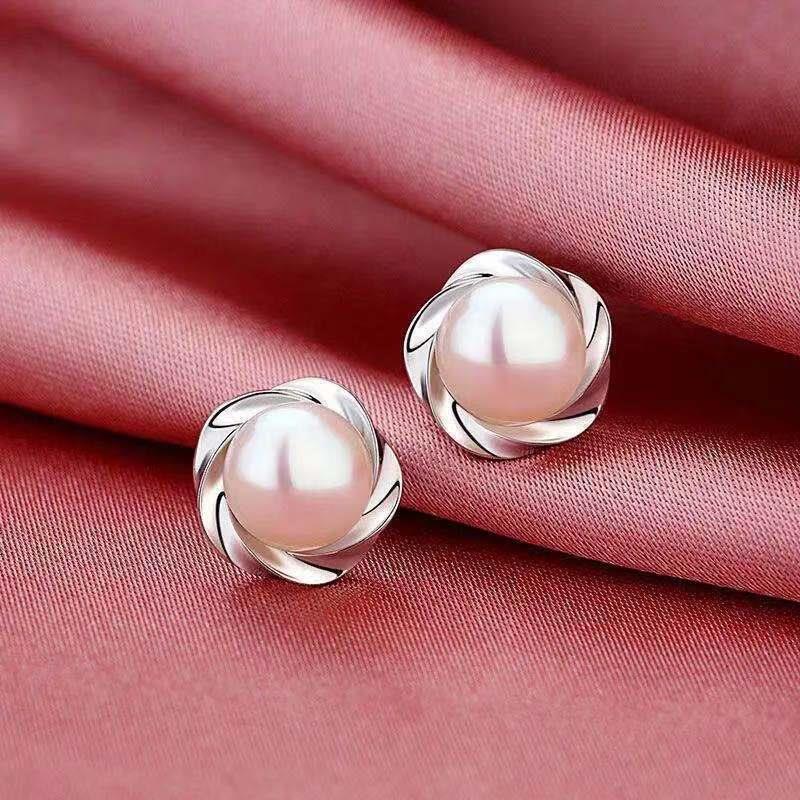 2024 French Retro S925 Sterling Silver Pearl Stud Earrings for Women – High-End Light Luxury Ear Cartilage Studs