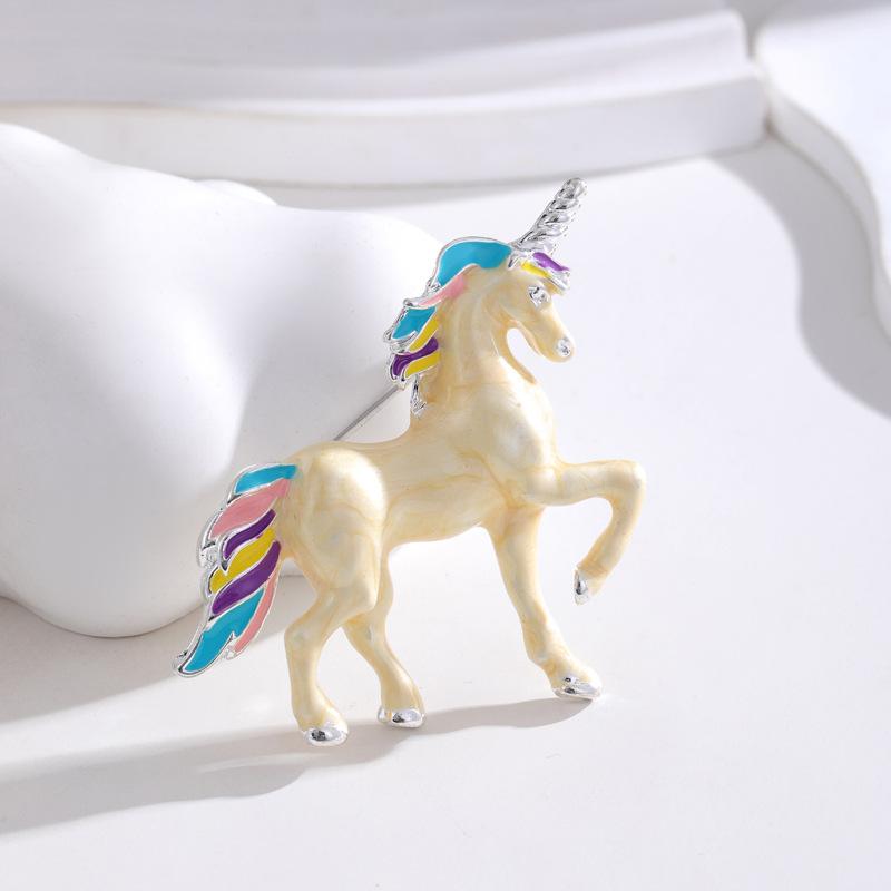 Cartoon Unicorn Enamel Horse Brooches For Women Zodiac Animal Lapel Pins Casual Party Accessories New Year Gifts Friends