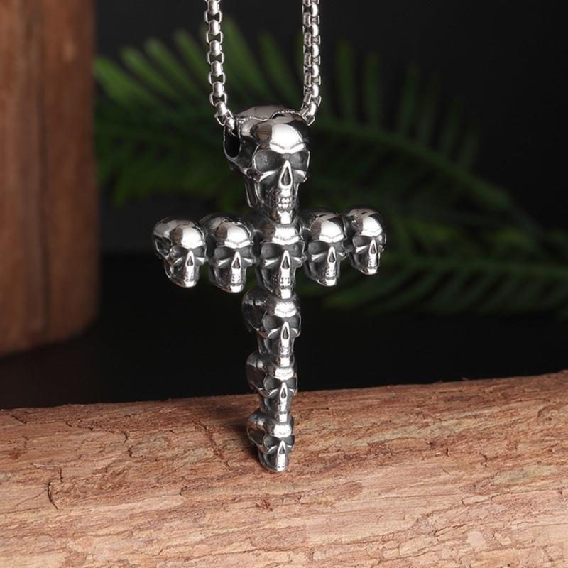 Unisex Gothic Skull Crosses Pendant Necklace Versatile Design Retro Skull and Crosses Necklace For Layer Jewelry Styling