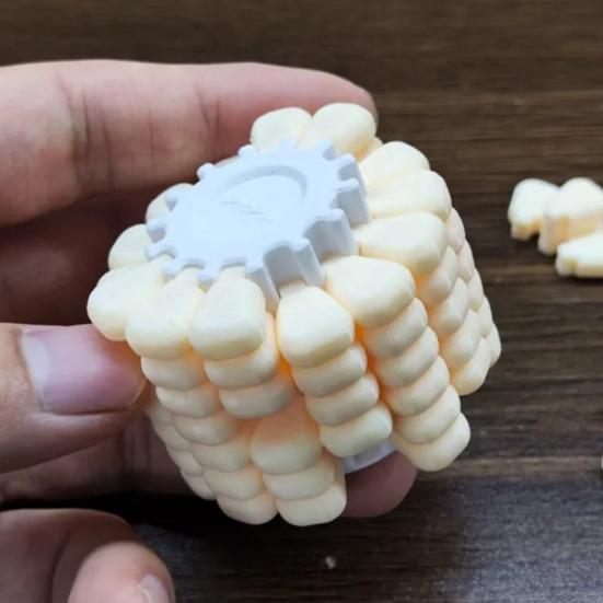 3D Printed Corn Puzzle Stress Relief Sensory Toy Portable Corn Puzzle Finger Fidget Toy for Home Office Entertainment