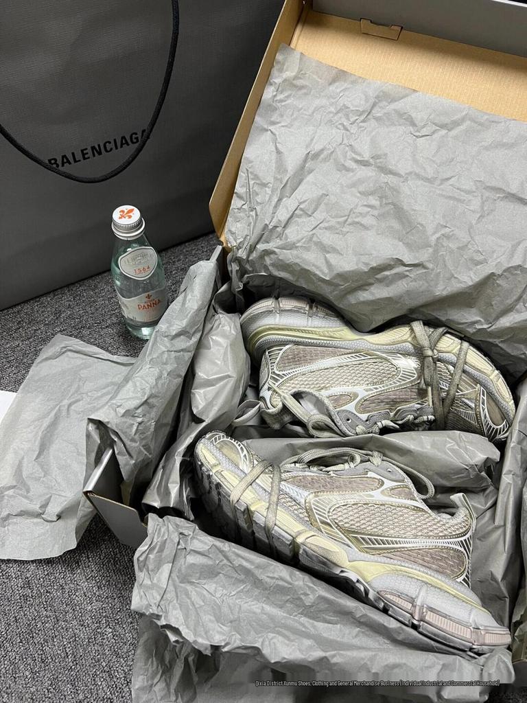 Men's Black Distressed Style 3XL Thick-Soled Casual Sports Dad Shoes with Height Boost