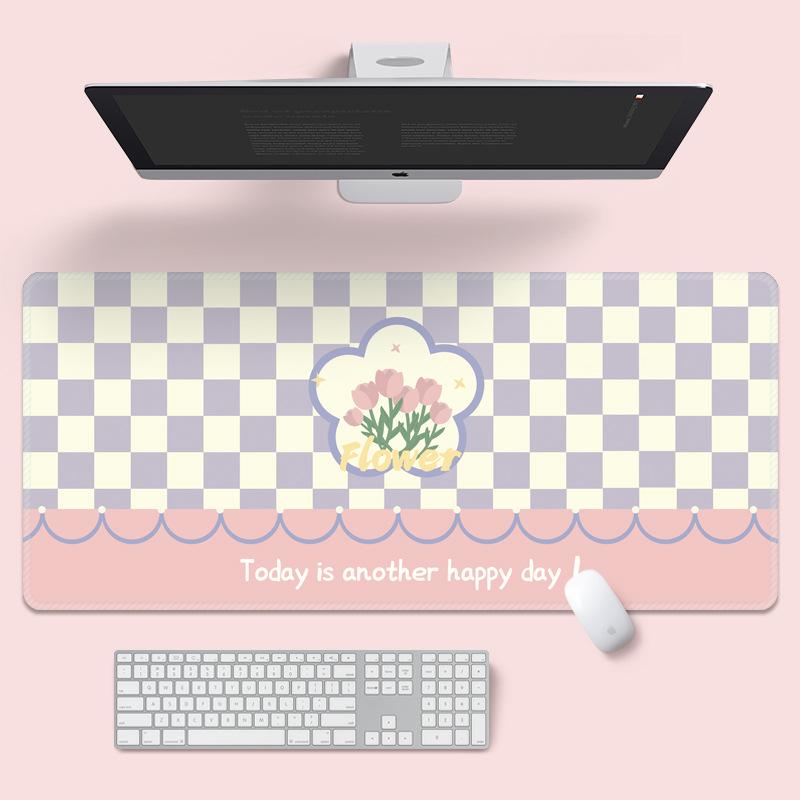Extra Large Cute Checkered Mouse Pad, Flower Bear Design, Desk Mat for Laptop and Keyboard
