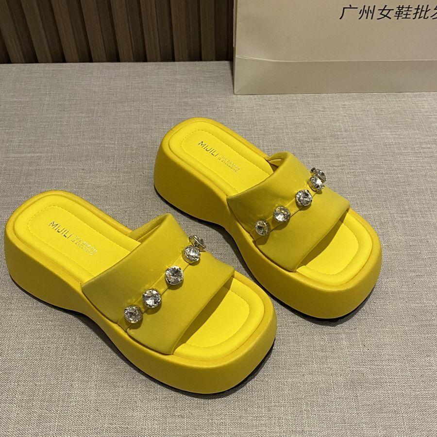 2025 New One-word Slippers for Women's Summer Outer Wear Muffin Heightening Sandals Platform Rhinestone Beach Cool Slippers for Women's Outer Wear