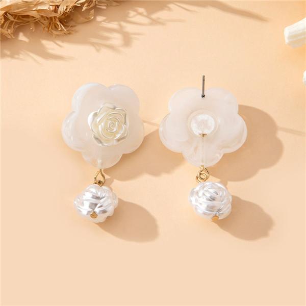 White camellia stud earrings, camellia pendant, fashionable and creative, elegant and exquisite handmade, pearl milky white.