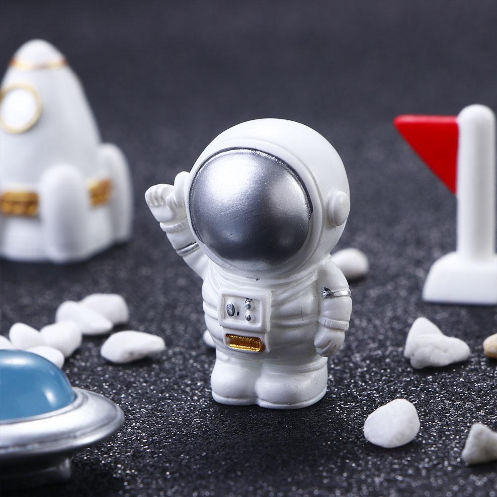 Bonsai Decor DIY Crafts Desktop Decoration Astronaut Figurines Micro Miniatures Astronaut Model