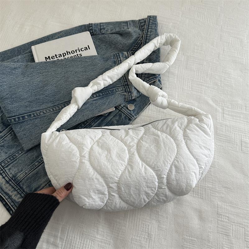 2025 Retro Shoulder Bag Winter Women's Messenger Bag Versatile Fashion Large Capacity Casual Nylon Dumpling Bag