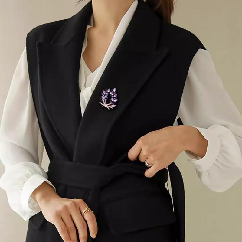 Elegáns lila virágos bross klasszikus luxus üzleti öltöny tű női lányoknak sokoldalú bross ruházati kiegészítők